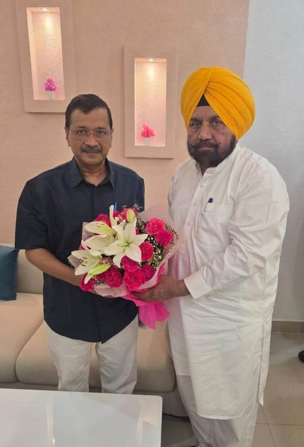 Harchand Singh Burst holds special meeting with AAP National Convener Arvind Kejriwal
